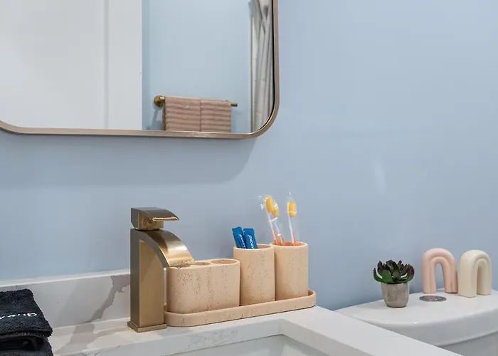 Beautiful Bright 2 Bed - Near Downtown Chicago Westchester