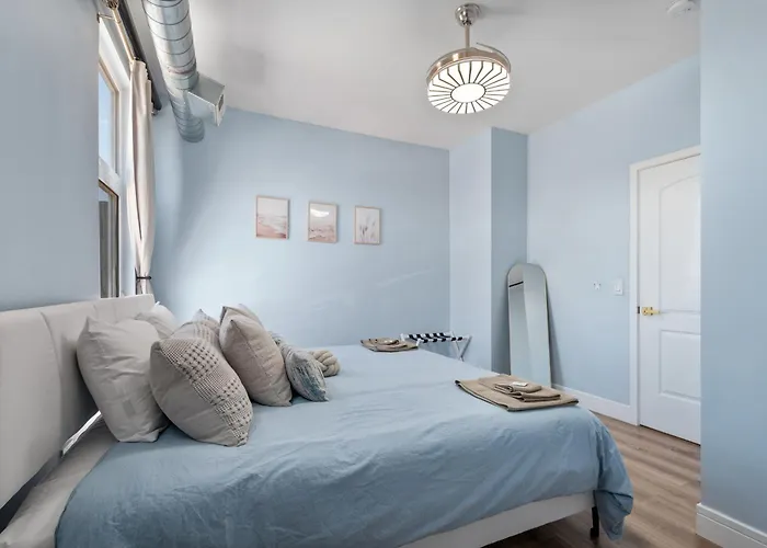 Beautiful Bright 2 Bed - Near Downtown Chicago Apartment Westchester