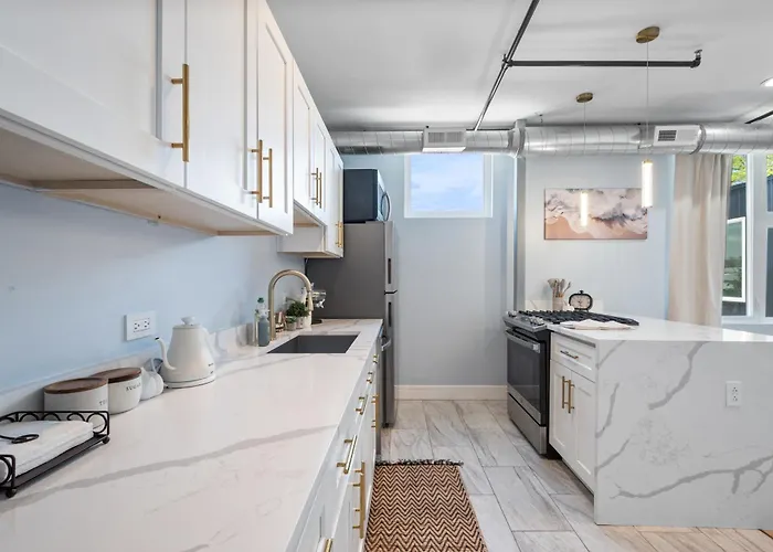 Apartment Beautiful Bright 2 Bed - Near Downtown Chicago