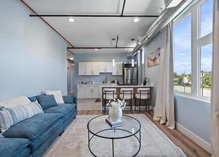 Apartment Beautiful Bright 2 Bed - Near Downtown Chicago